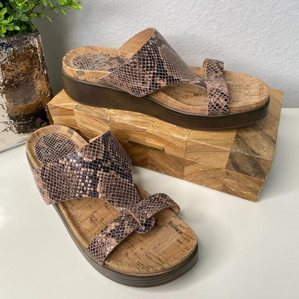 Donald Pliner Faina Toe Loop   Snake Embossed Leather Cork Platform Sandals Sz 8